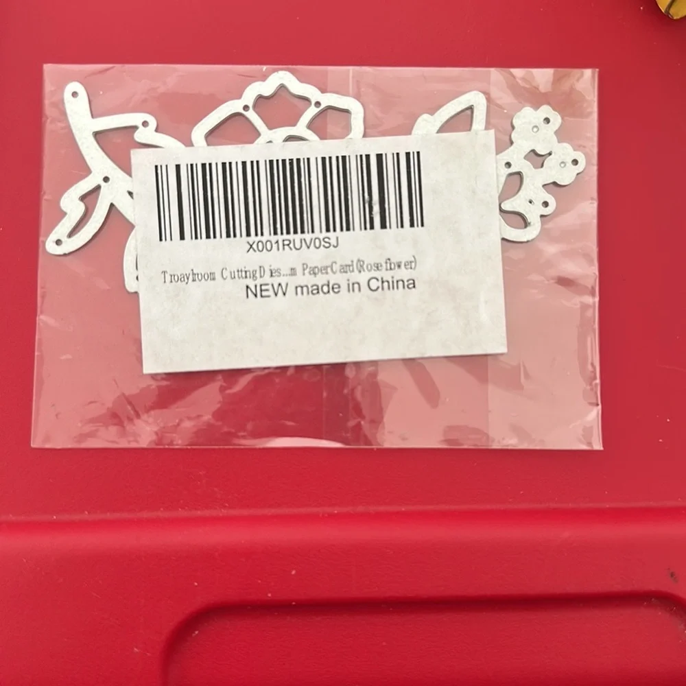🆕 Cricut cutting dye - flower design NWT